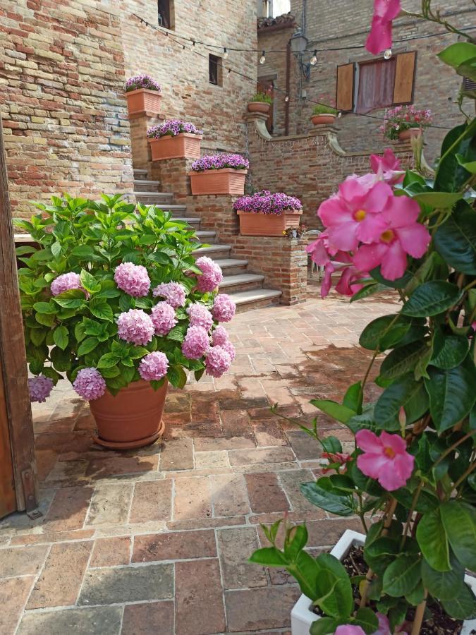 Albergo Diffuso Borgo Montemaggiore Montemaggiore al Metauro Exterior foto